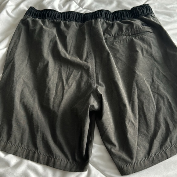 Billabong hybrid shorts - good condition and super comfy. Dark grey - Picture 4 of 4
